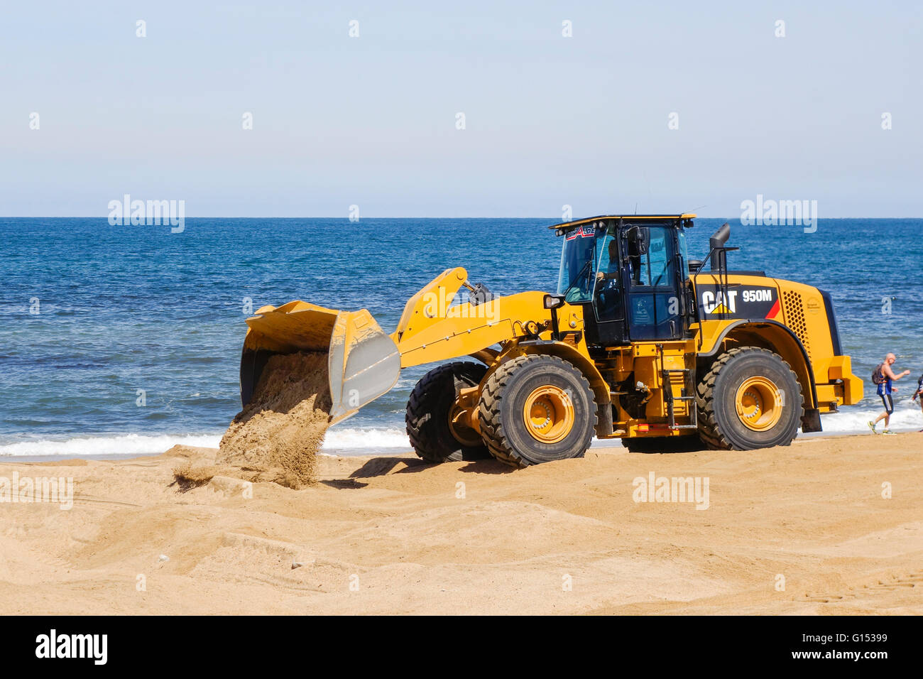 Spiaggia di restauro, Renourishment, rifornimento opere di sabbia a Biarritz, francese costa basca, Francia. Foto Stock