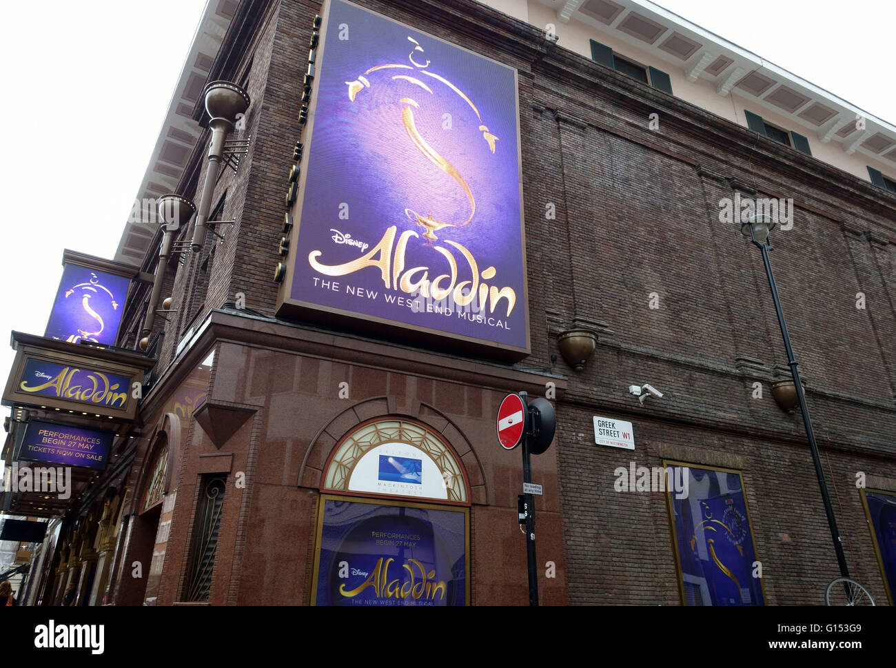 Disney's 'Aladdin' musical al Prince Edward Theatre nel West End di Londra Foto Stock