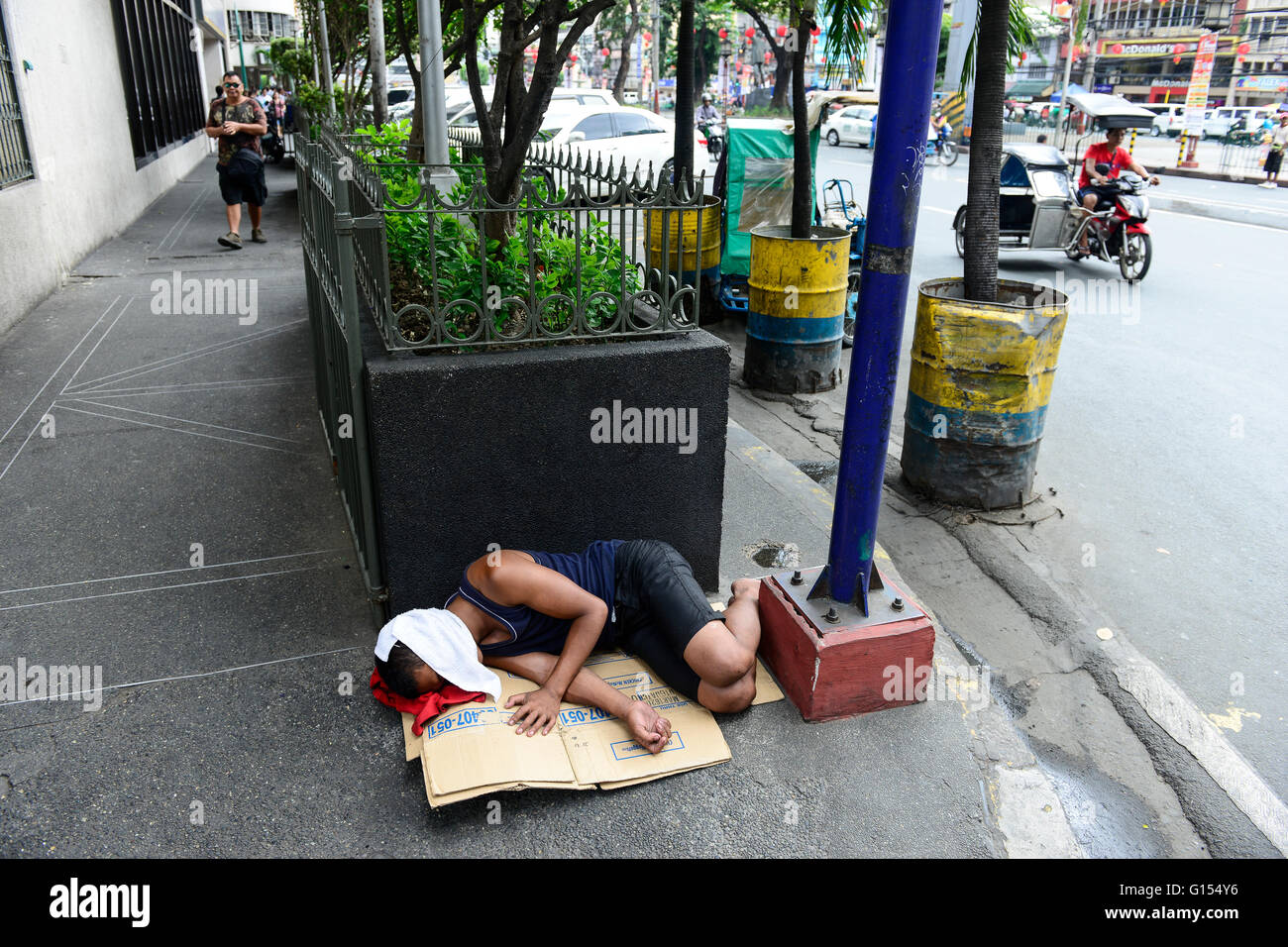 Filippine, Manila, China Town, dormendo senzatetto / PHILIPPINEN, Manila, Chinatown, schlafende Obdachlose Foto Stock