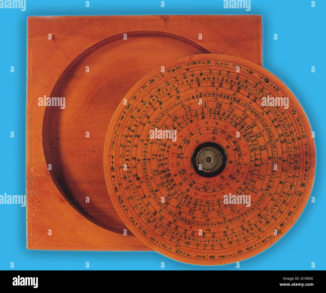 Una bussola del tipo utilizzato dai maestri del feng-shui, l arte della geometria sacra. Copyright 1994. Foto Stock