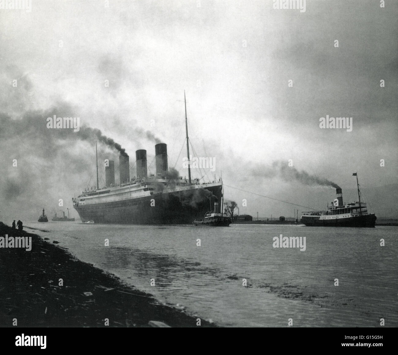 Completato il Titanic piroscafo a Belfast, Irlanda. Il Titanic era la nave più grande mai costruito al tempo di misurazione, 268 metri di lunghezza e pesa 67.000 tonnellate. Il Titanic di scafo aveva 16 compartimenti stagni e molti pensavano che questi ha reso Foto Stock
