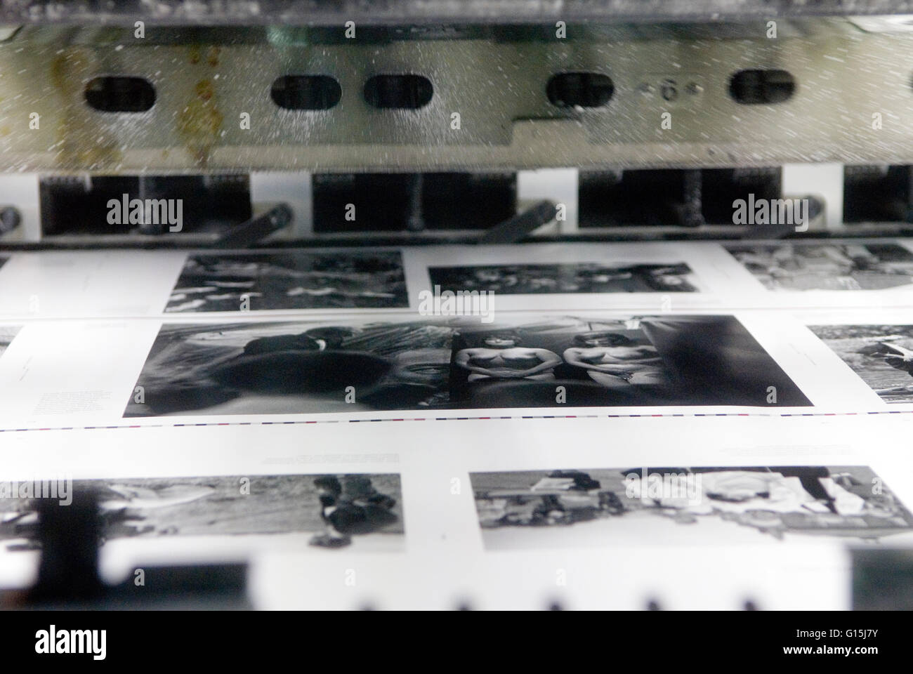 Libro italiano stampanti EBS Verona. Una volta l'anno alcune tradizionali dogana britannica da Omero Sykes essendo stampato. Foto Stock