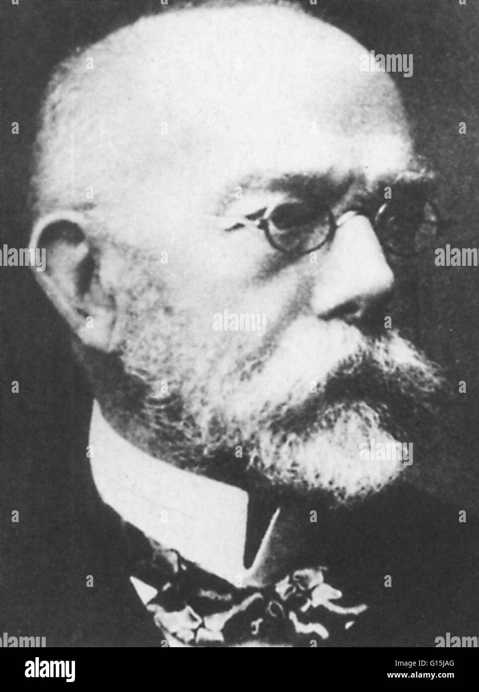 Robert Koch (1843 - 1910), scienziato tedesco che è stato uno dei due fondatori (con Pasteur) della scienza di batteriologia. Utilizzando un procedimento di colorazione e la coltivazione di colture batteriche, Koch divenne famoso per isolare il Bacillus anthracis (1877), il tubercolo Foto Stock