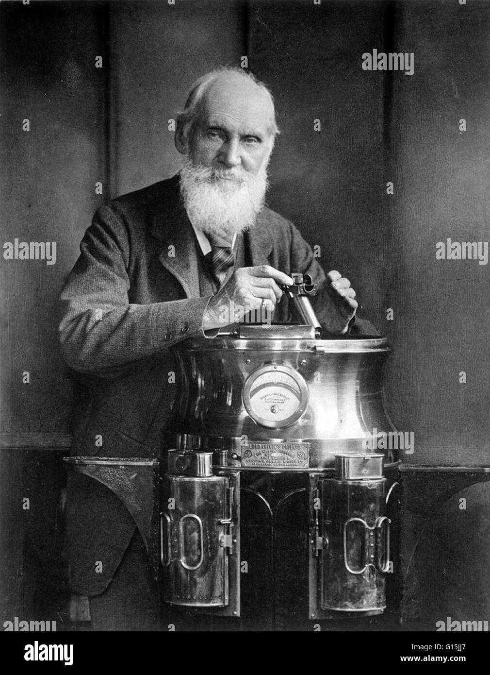 William Thomson, Lord Kelvin (26 giugno 1824 - 17 dicembre 1907) era un fisico matematico e ingegnere. Ha fatto un lavoro importante in analisi matematica di elettricità e la formulazione della prima e della seconda legge della termodinamica, e ha fatto molto per u Foto Stock