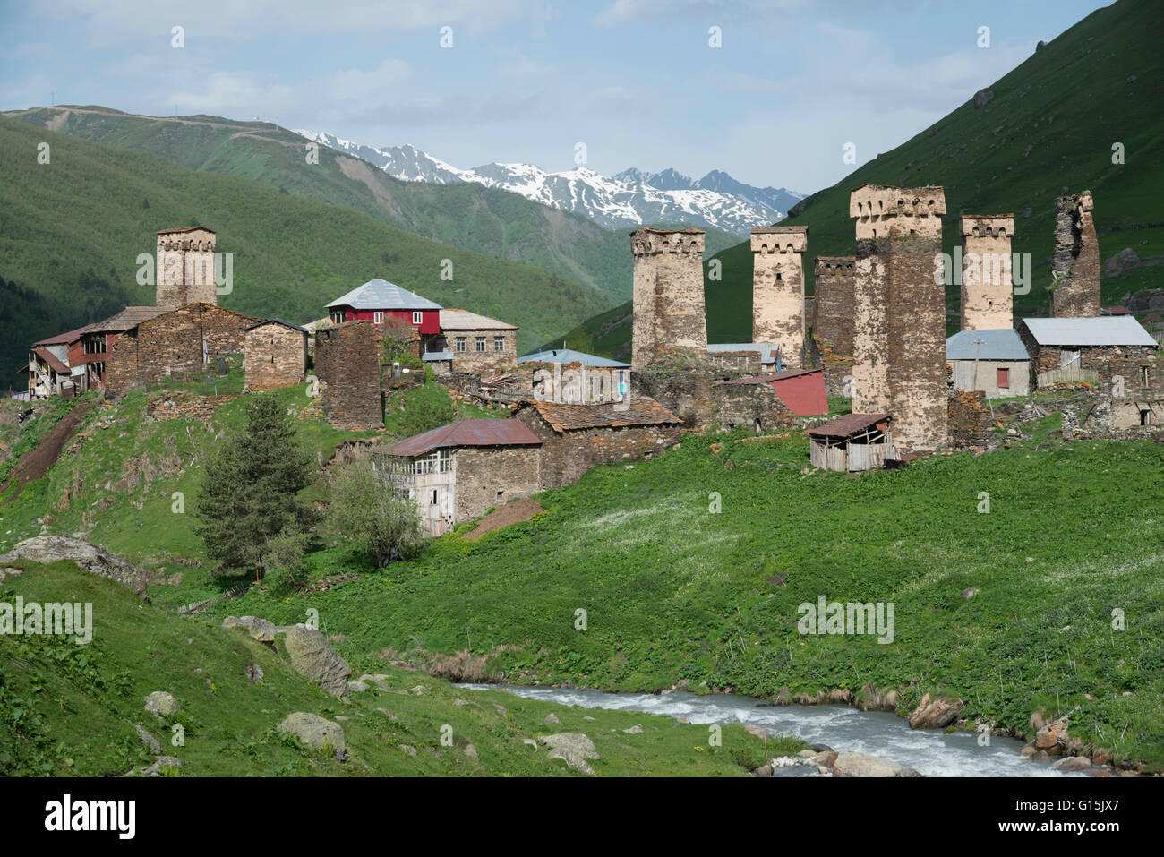 Ushguli villaggio, Svaneti regio, Georgia, Asia Centrale, Asia Foto Stock