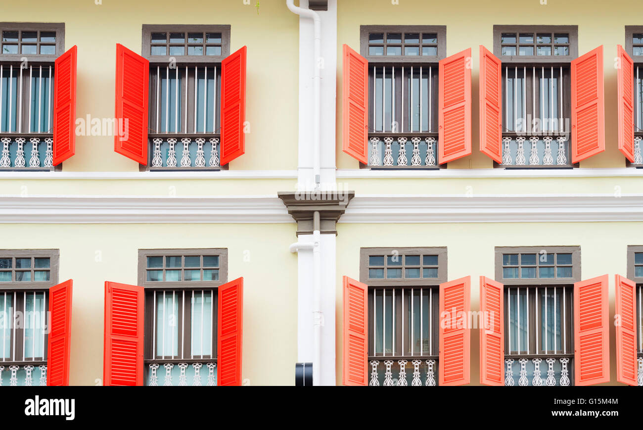 Tapparelle su edificio coloniale, Singapore, Sud-est asiatico, in Asia Foto Stock