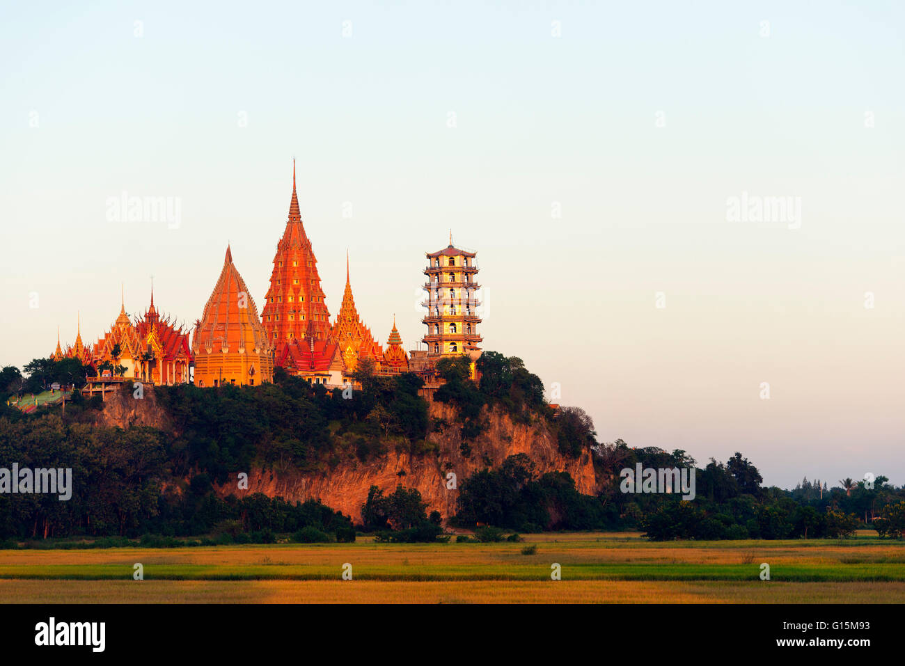 Wat Tham Sua tempio, Kanchanaburi, Thailandia, Sud-est asiatico, in Asia Foto Stock