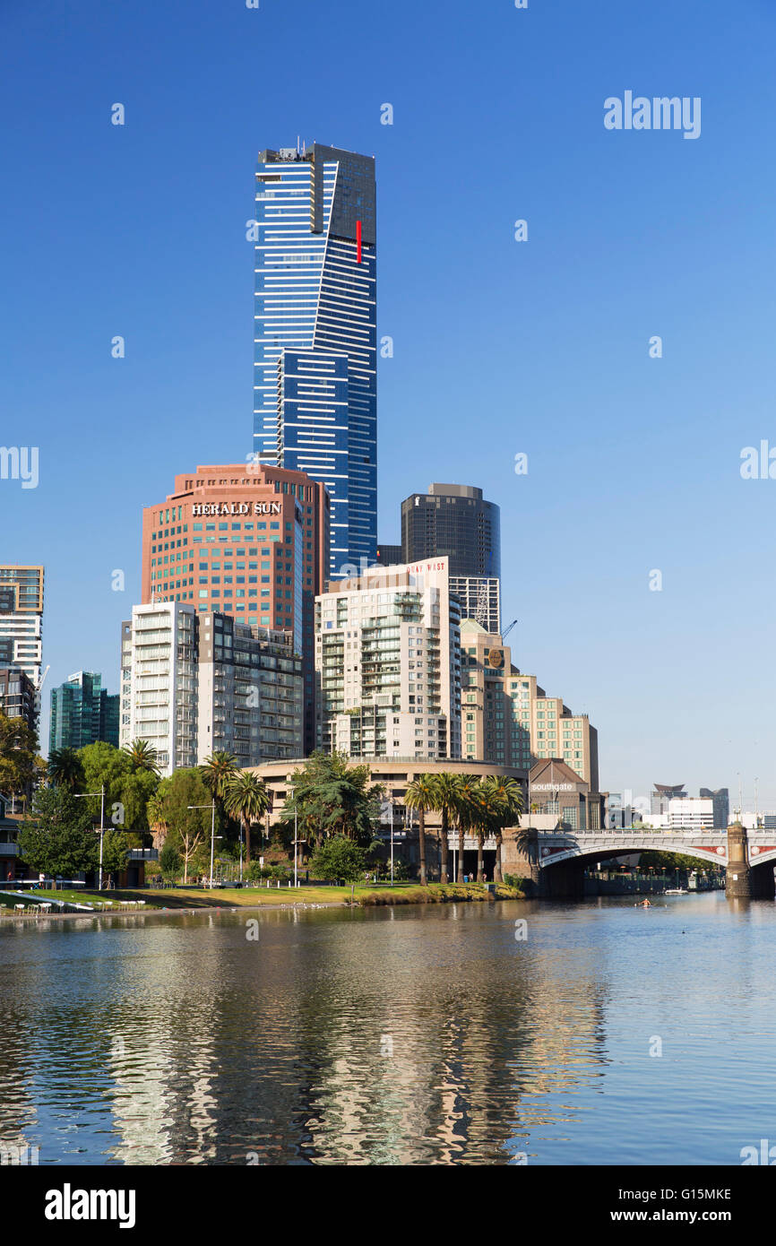 Eureka Tower e sul Fiume Yarra, Melbourne, Victoria, Australia Pacific Foto Stock
