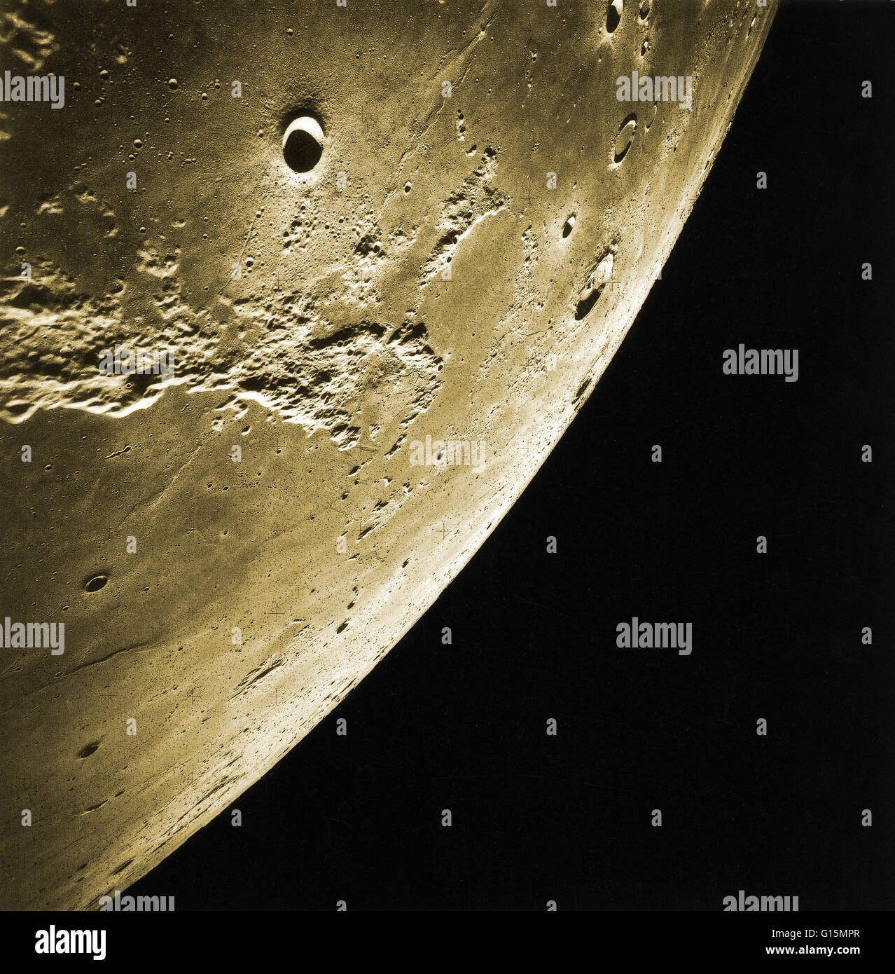 La luna come fotografato da astronauta Kenneth Mattingly della missione Apollo 16, Aprile 1972. Foto Stock