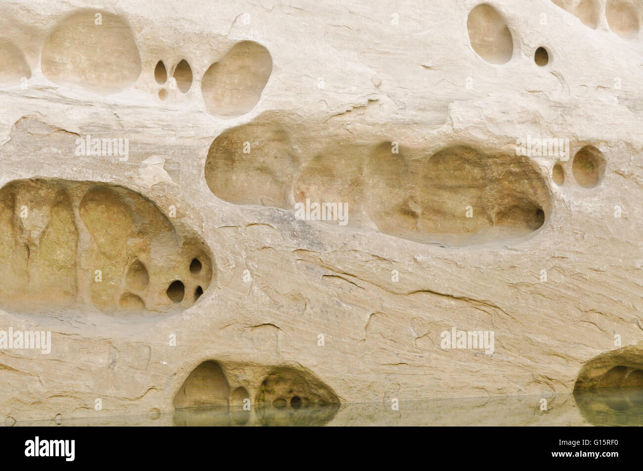 Di pietra che sono state modificate dall'acqua nel corso del tempo Foto Stock