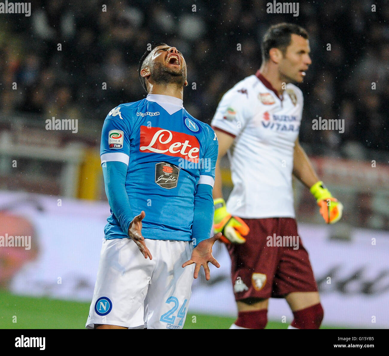 Torino, Italia. 8 maggio 2016: Lorenzo Insigne è deluso Dopo manca la possibilità durante la serie di una partita di calcio tra Torino FC e SSC Napoli Foto Stock