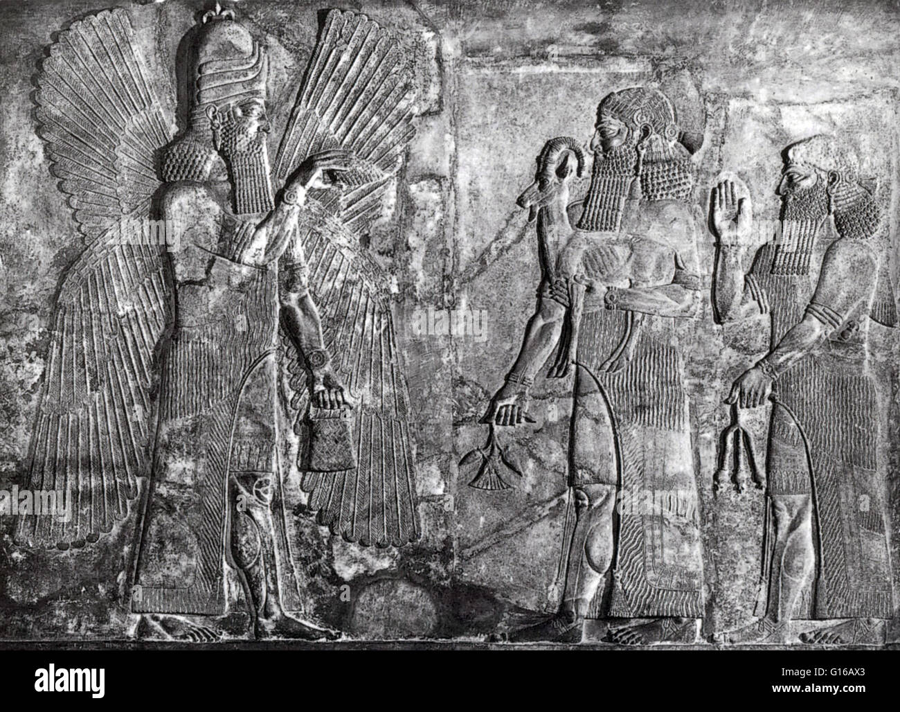 Il re assiro, Sargon II, presenta un capro in sacrificio al dio Ahura Mazda, il dio supremo di zoroastrismo. Sollievo da Khorsabad Palace. 742-705 A.C. Ahura Mazda è la più alta divinità di culto in lo zoroastrismo, oltre ad essere la prima e più frequenti Foto Stock