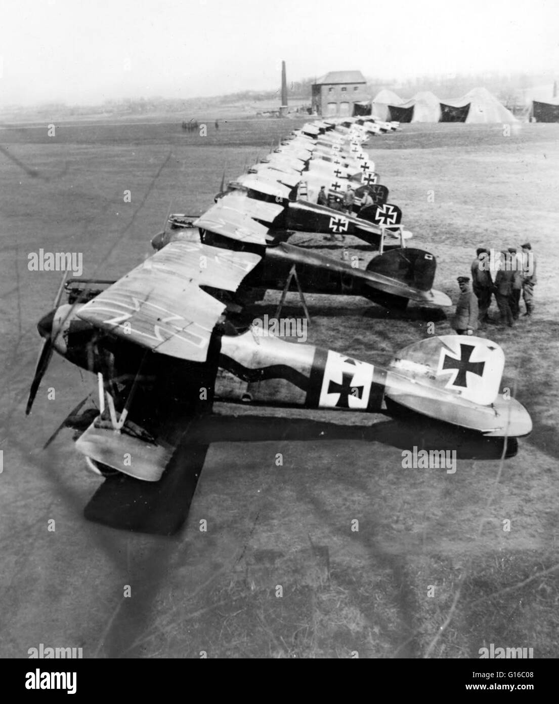 Jagdgeschwader 1 (JG 1) della I Guerra Mondiale, è stata una unità da combattimento della tedesca Luftstreitkräfte, comprendente quattro Jastas (fighter squadrons). È stata costituita il 24 giugno 1917, con Manfred von Richthofen come comandante, combinando Jastas 4, 6, 10 e 11. Foto Stock