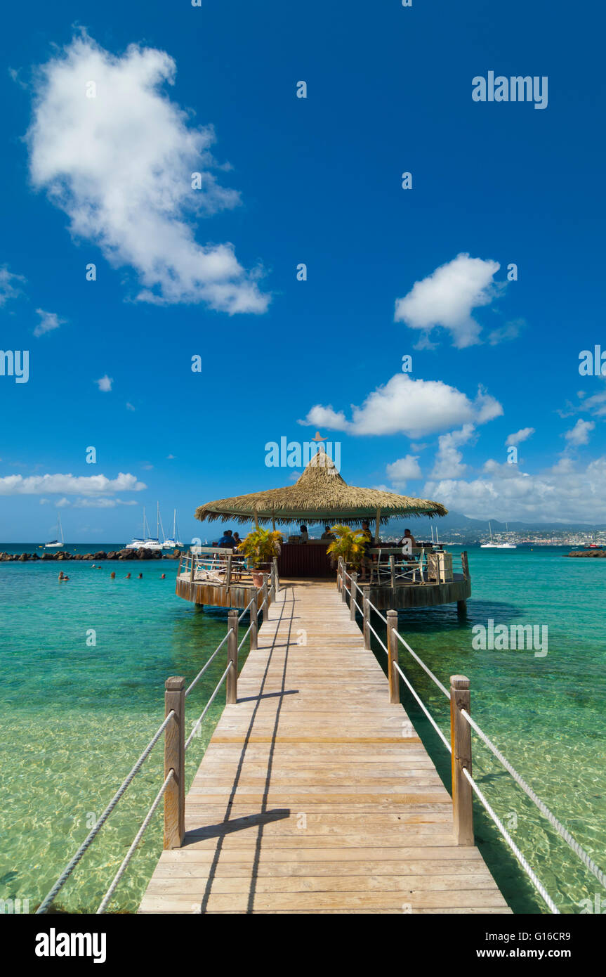 Ile de la Martinica, Les Trois-Ilets, bar et plage de l'Hotel Bakoua // Francia Martinica isola, bar e un beach hotel Bakoua Foto Stock