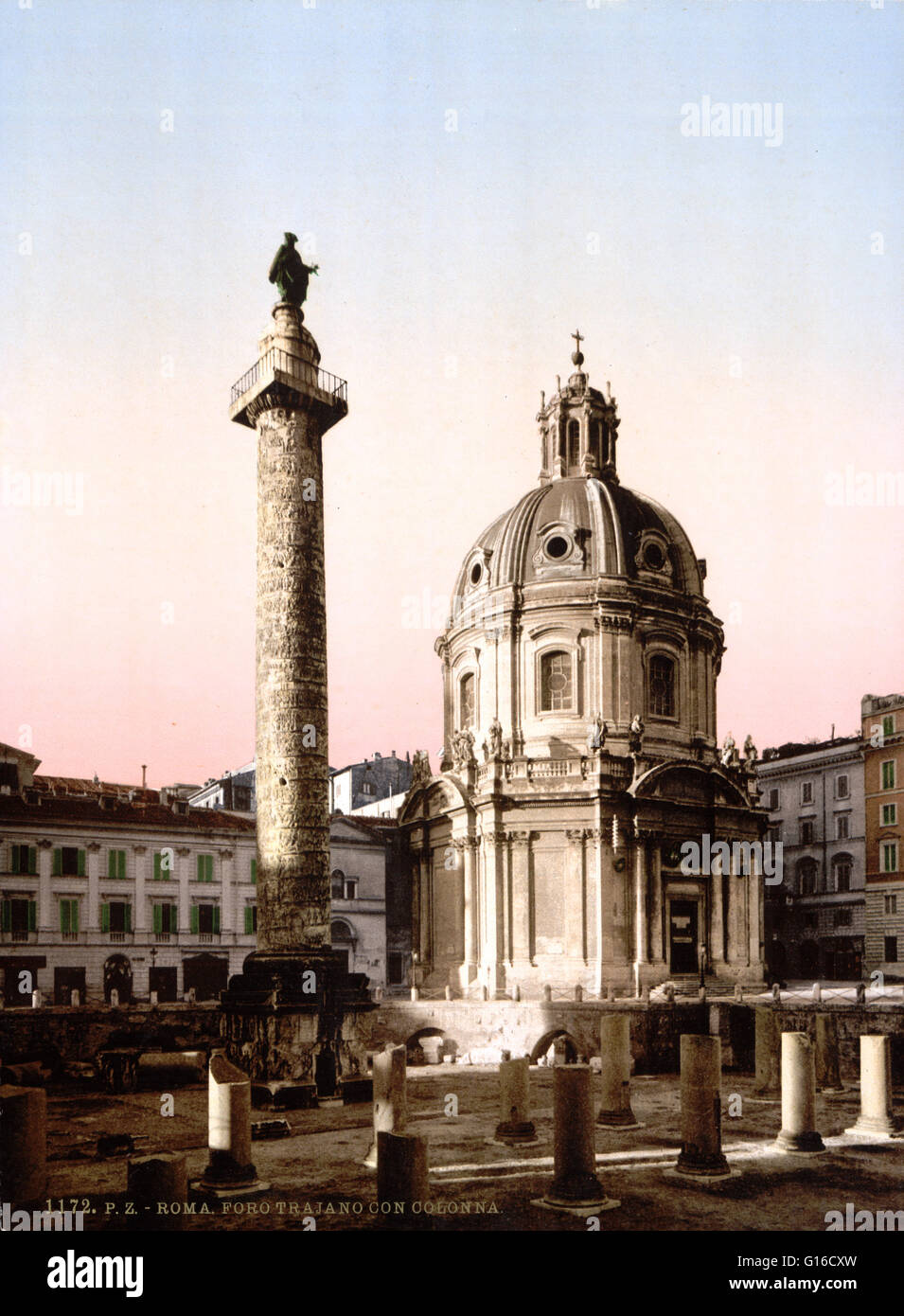 Colonna di Traiano è un romano colonna trionfale in Roma, Italia, che commemora Romano Imperatore Traiano la vittoria nella guerra dei Daci. Esso si trova nel Foro di Traiano, costruito nei pressi del Quirinale, a nord del Foro Romano. Completato in ANNUNCIO 113, l'unità indipendente Foto Stock