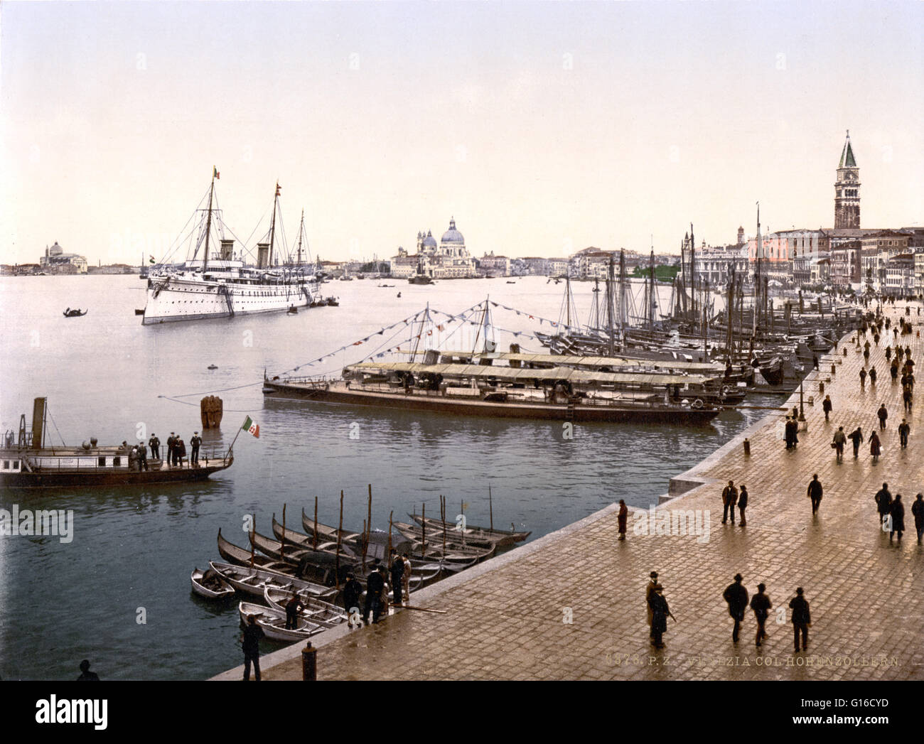 SMY Hohenzollern era il nome di diverse barche usate dagli imperatori tedeschi tra 1878 e 1918, chiamato dopo la loro casa di Hohenzollern. Hohenzollern II è stato costruito da AG Vulcan Stettino. Ella era 390 piedi lungo, e aveva un fascio di 46 piedi. Essa è stata utilizzata come t Foto Stock