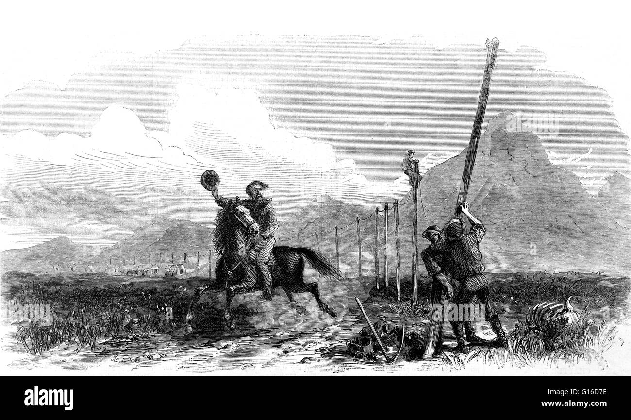Titolo: "Pony Express rider riding da parte di uomini di tesatura dei fili del telegrafo da un dipinto di George M. Ottinger.' Il Pony Express era un servizio di posta consegna dei messaggi, quotidiani, la posta e i piccoli imballaggi da san Giuseppe, Missouri, attraverso le grandi pianure, Foto Stock