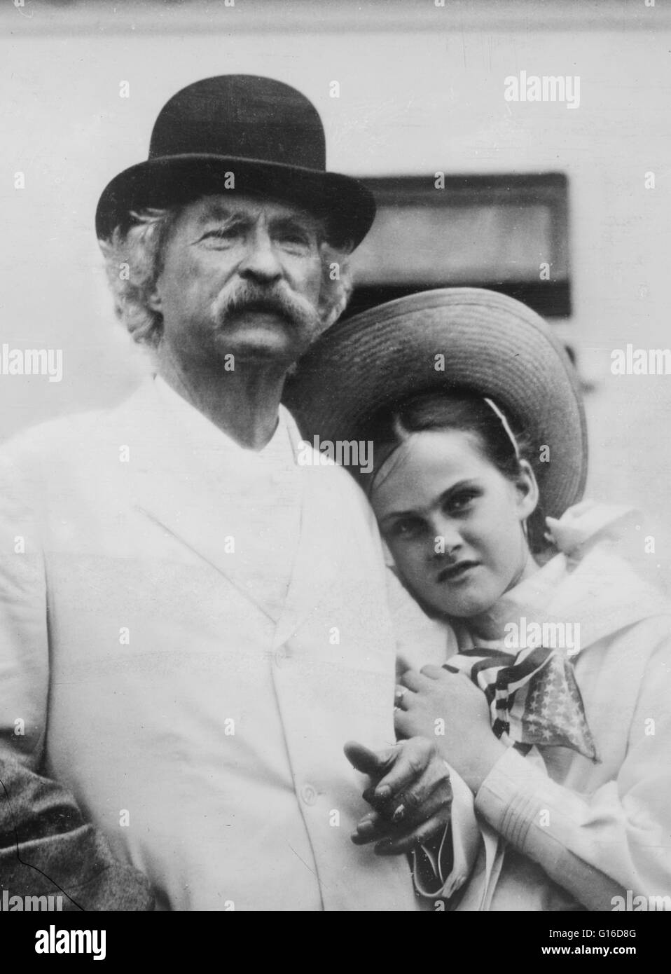 Mark Twain formato un club nel 1906 per le ragazze ha visto come surrogato del nipoti, i pesci angelo e Acquario Club. La dozzina di membri variava in età da 10 a 16. Egli hanno proceduto a uno scambio di lettere con il suo 'pesci angelo' ragazze e li ha invitati a tenere concerti e il Foto Stock