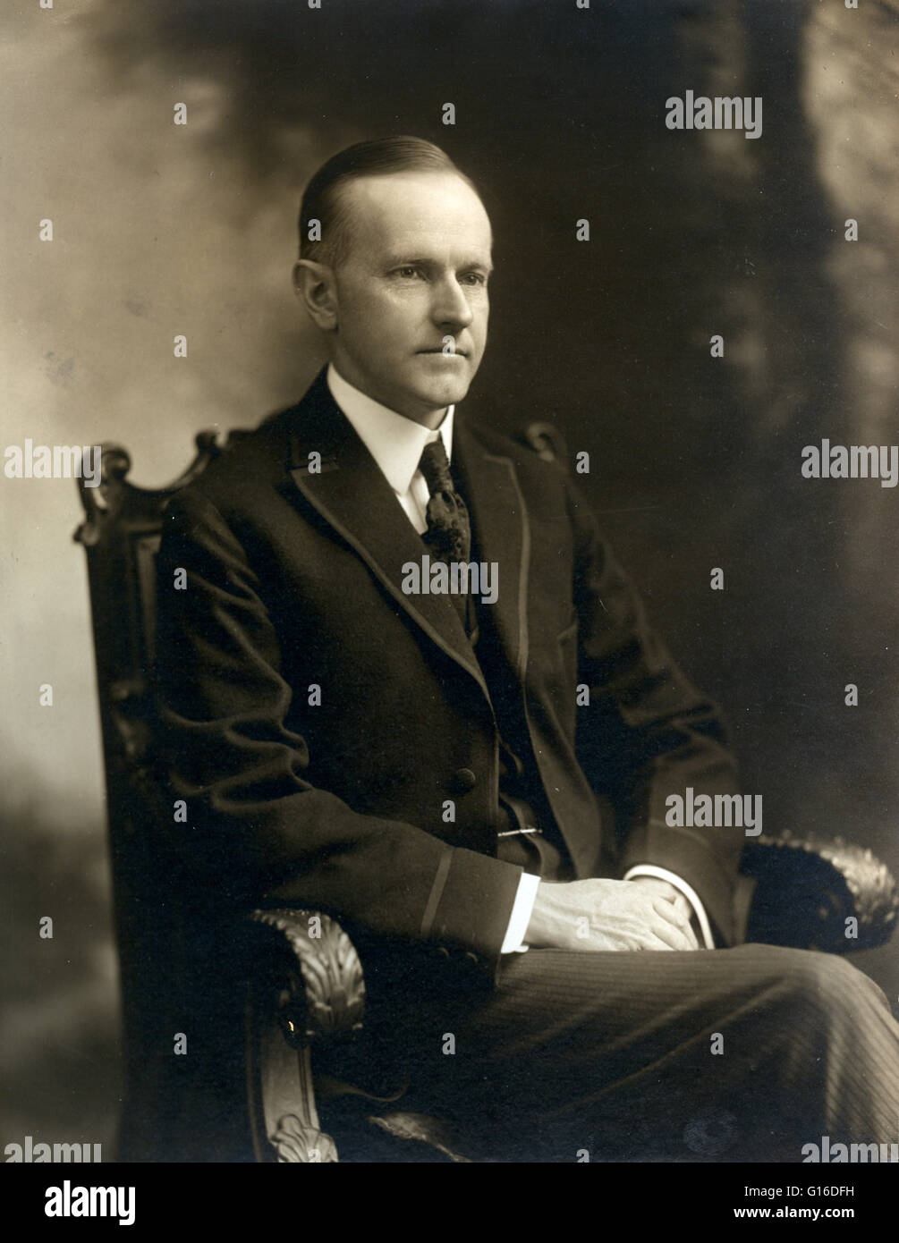 Presidente e signora Coolidge frequentando il circus, 1924. John Calvin Coolidge, Jr. (Luglio 4, 1872 - Gennaio 5, 1933) era il trentesimo Presidente degli Stati Uniti (1923-1929). Un avvocato repubblicano dal Vermont, Coolidge ha lavorato il suo modo fino alla scaletta di Massachu Foto Stock