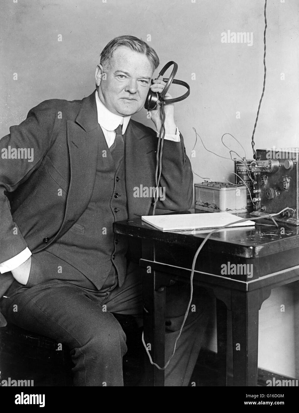 Hoover radio conferences ha giocato un ruolo chiave nelle prime organizzazione, sviluppo e regolamentazione della radiodiffusione. I suoi tentativi di radio di regolazione non sono supportate da tutti i membri del Congresso degli Stati Uniti e ha ricevuto molta opposizione dal Senato e da radi Foto Stock