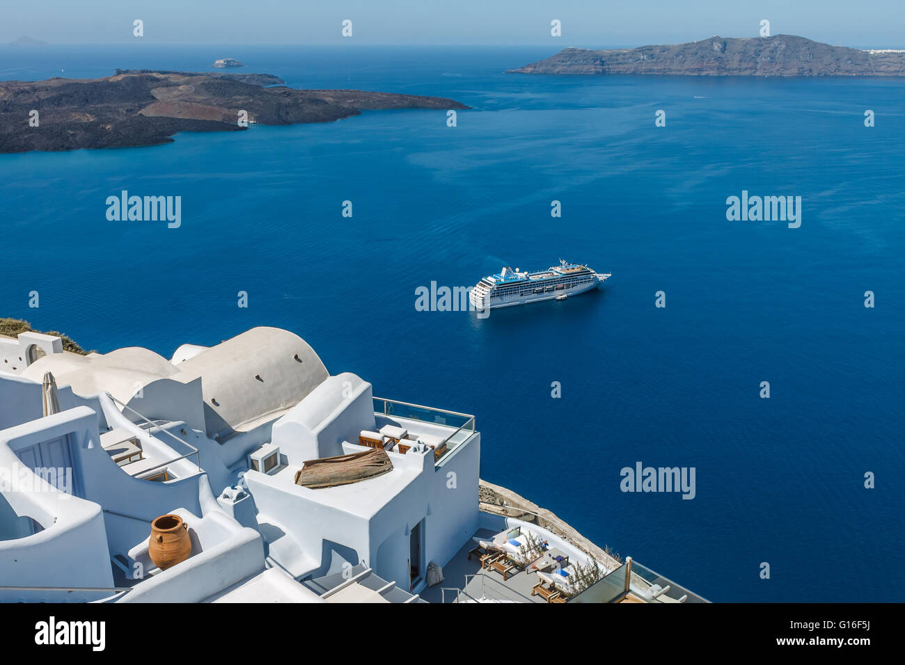 Santorini - Nea Kameni e Thirasia view Foto Stock