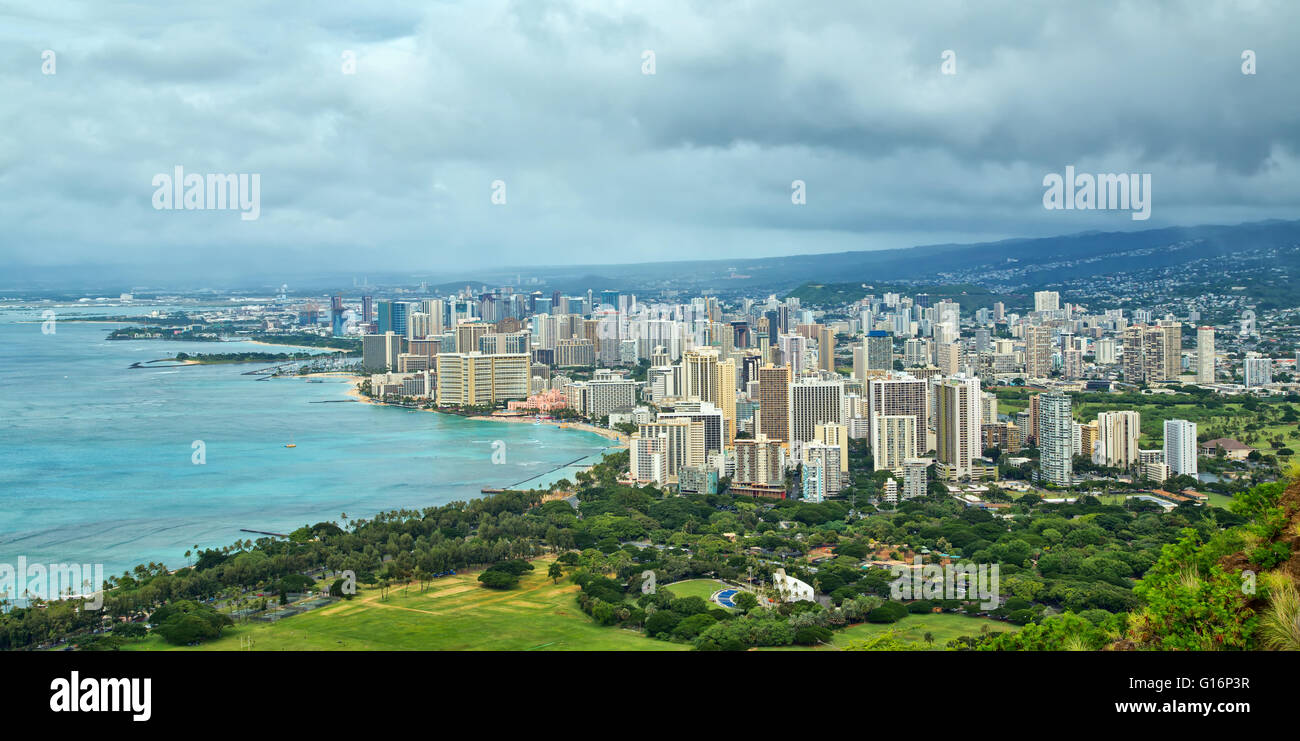 Vista panoramica di Waikiki e Honolulu come si vede dalla testa di Diamante Foto Stock