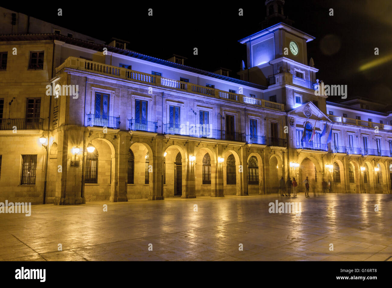 Vista notturna della famosa città di Vigo, Spagna Foto Stock