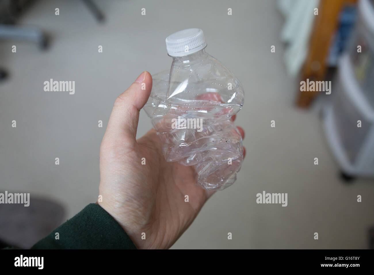 Riciclare bottiglia di plastica trasparente Foto Stock