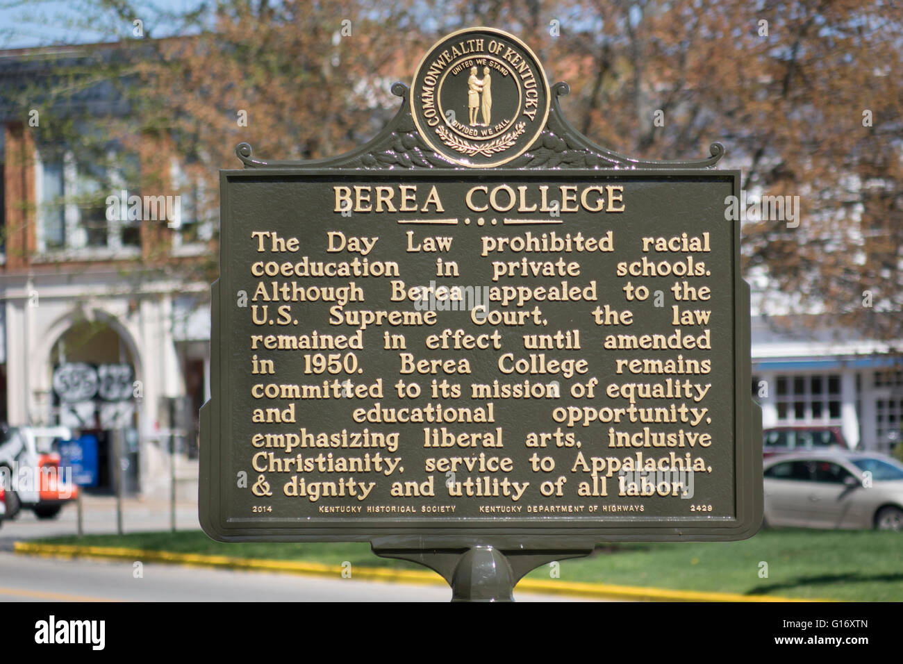 Placca storico dal Kentucky Historical Society descrivendo Berea College un attrezzo nel centro cittadino di Berea Kentucky Foto Stock