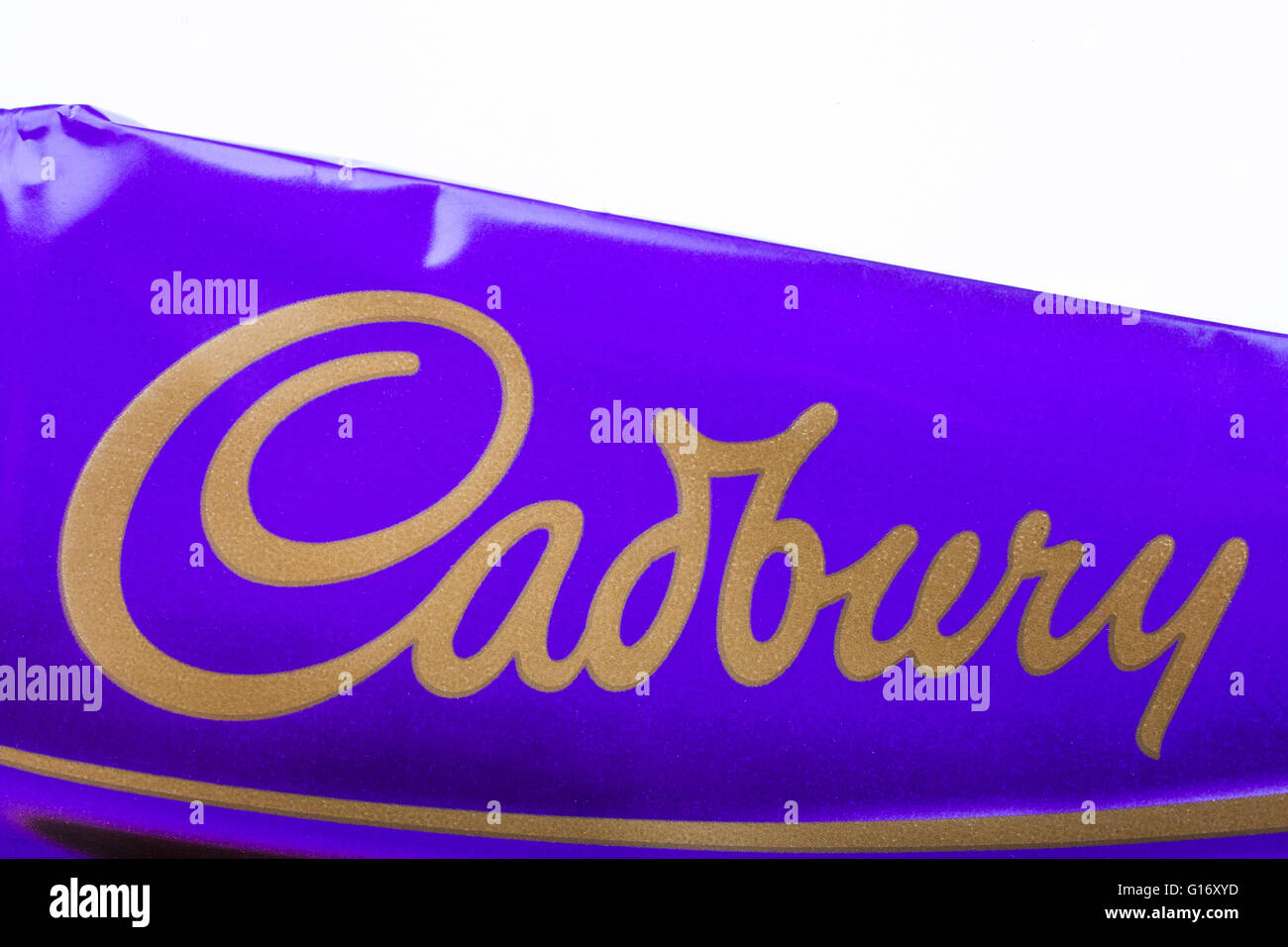 LONDON, Regno Unito - 6 Maggio 2016: una inquadratura ravvicinata della Cadbury logo su uno dei loro prodotti dolciari, il 6 maggio 2016. Foto Stock