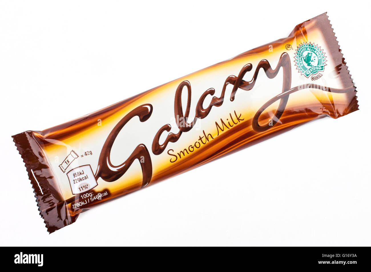 LONDON, Regno Unito - 6 Maggio 2016: Una galassia non aperti barra di cioccolato fabbricati da Mars Inc, raffigurato su un semplice sfondo bianco su Foto Stock