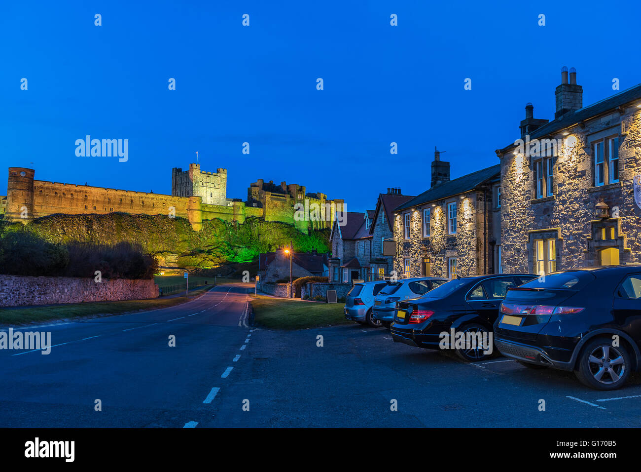 La high street in Bamburgh Foto Stock