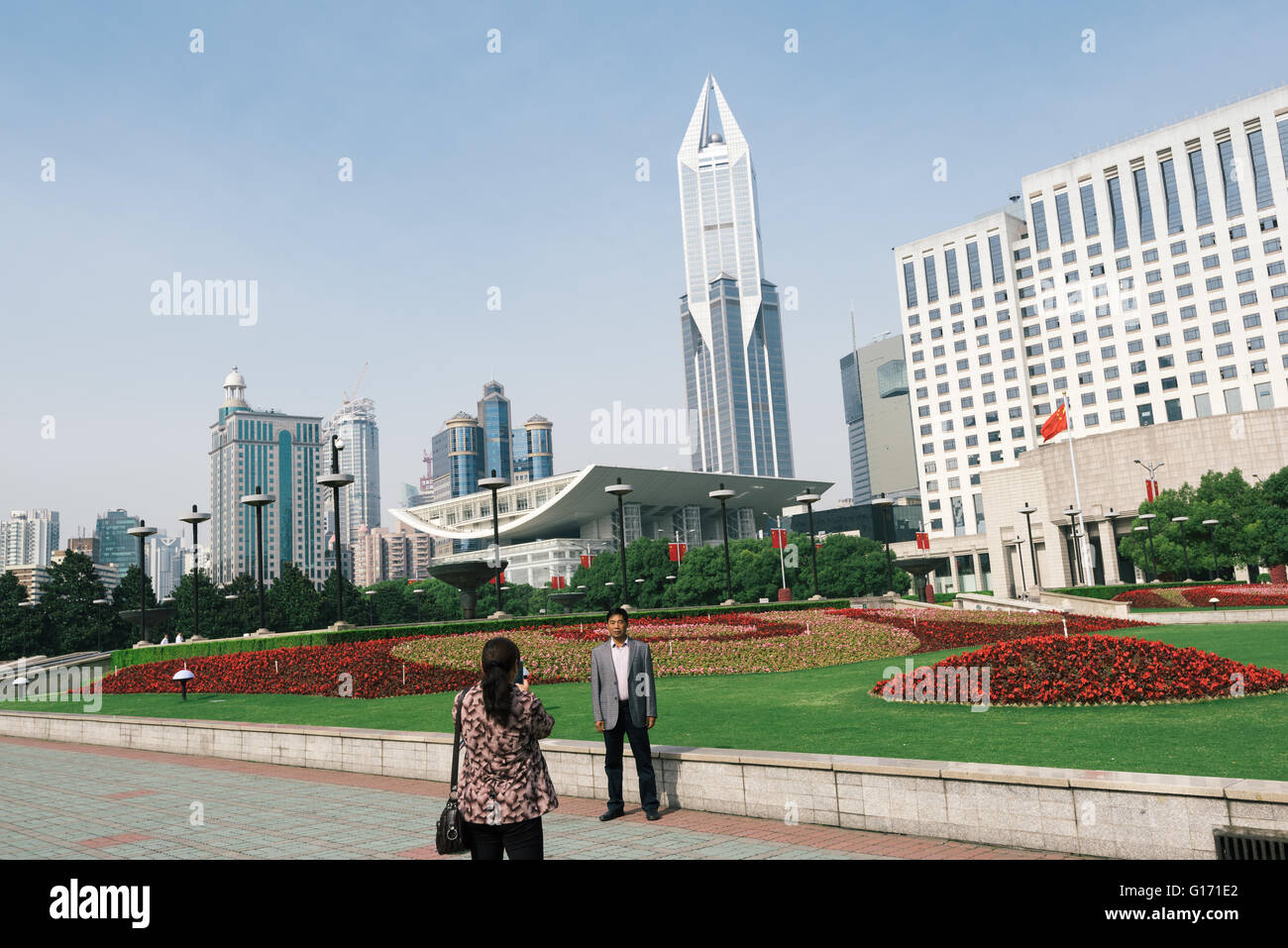 Shanghai, Cina - 10 Ott, 2015 : turismo locale presso la Piazza del Popolo, Shanghai, Cina. Piazza del Popolo è il sito di Foto Stock