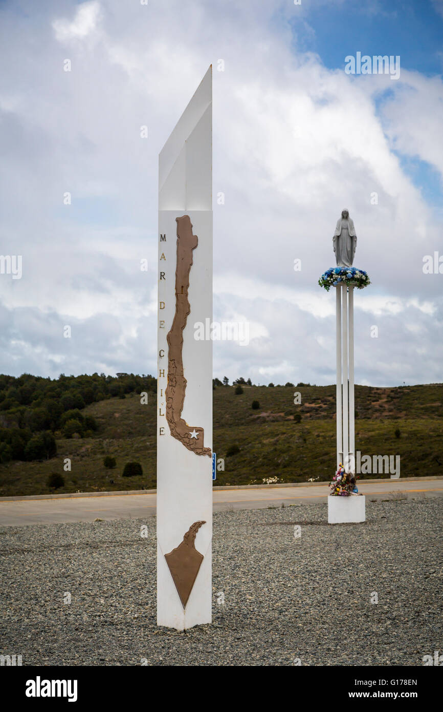 Un cileno monumento marittimo nei pressi di Punta Arenas, Cile, America del Sud. Foto Stock