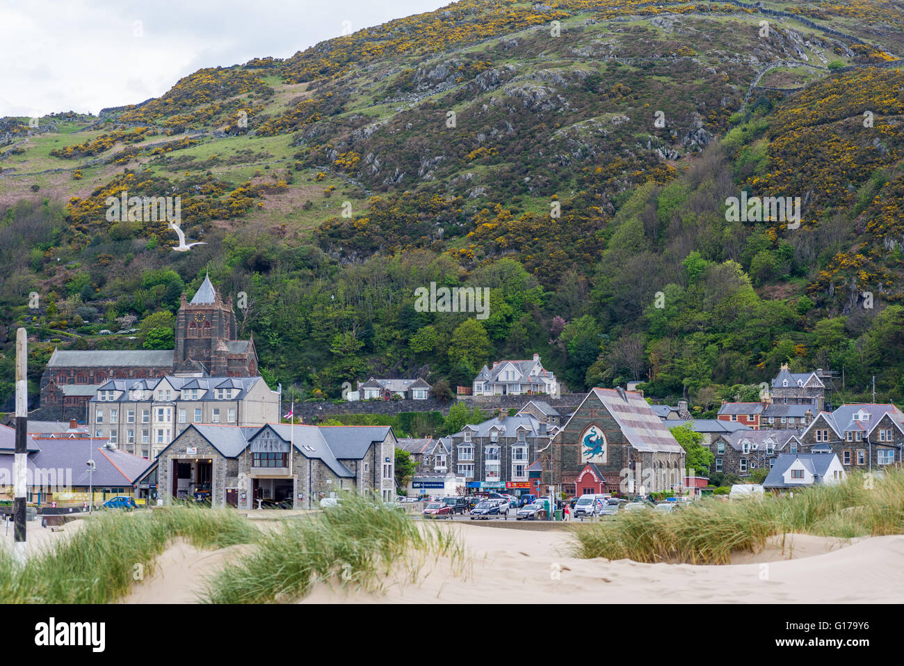 Una vista dalla spiaggia in Barmoth Galles del Nord Foto Stock