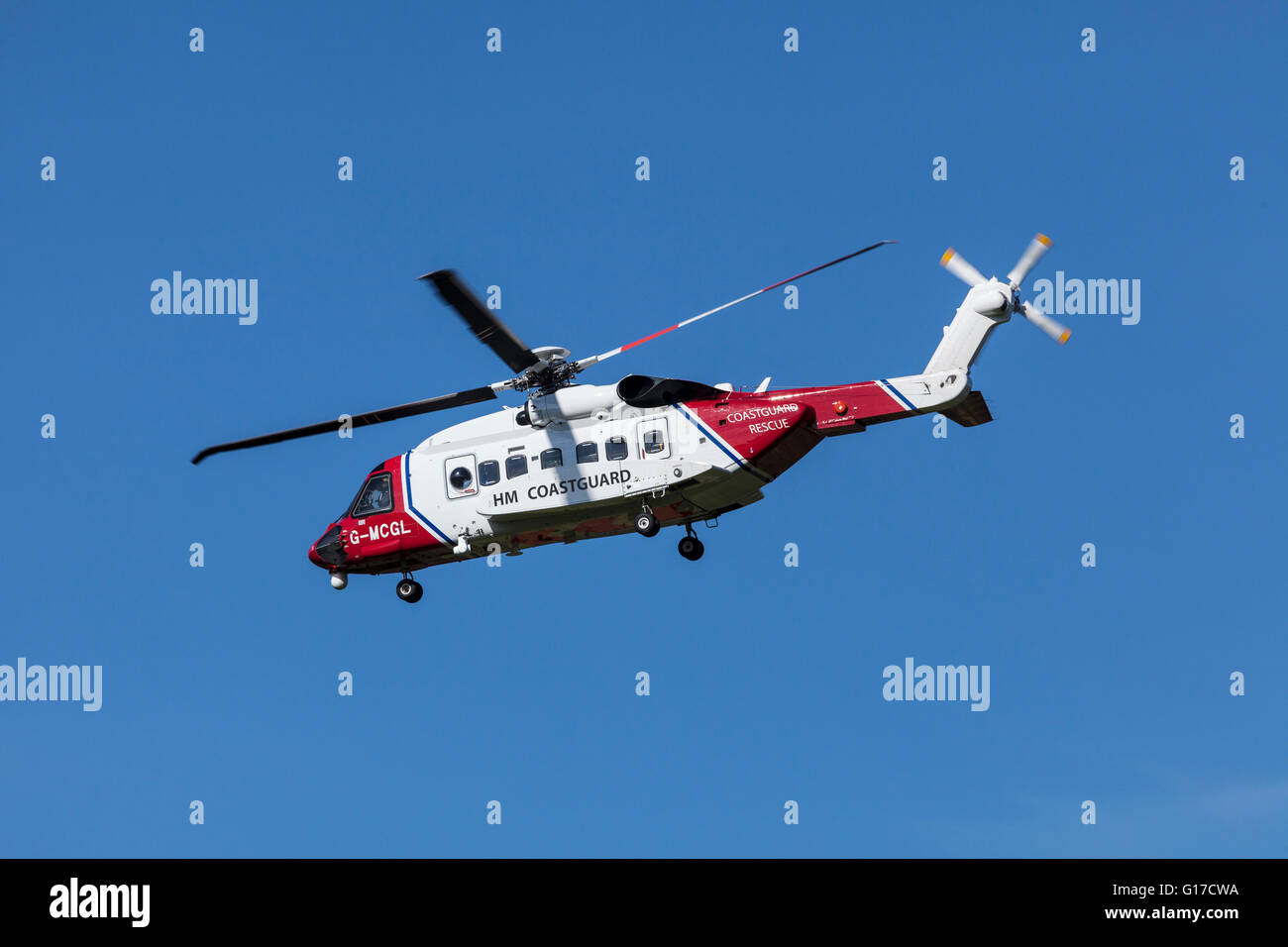 Ricerca e Salvataggio in elicottero solleva in Keswick Foto Stock