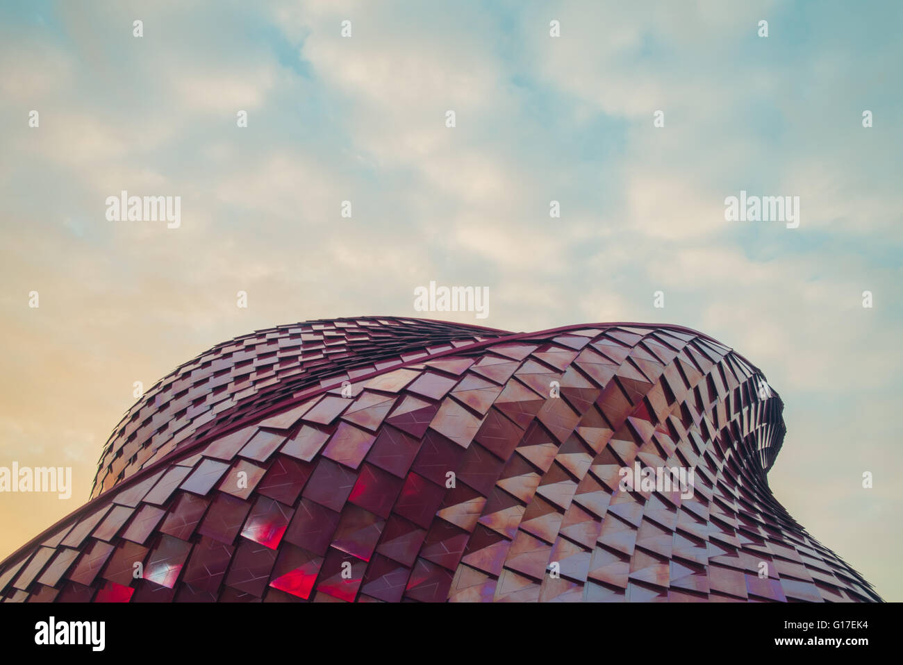 Red edificio futuristico Foto Stock