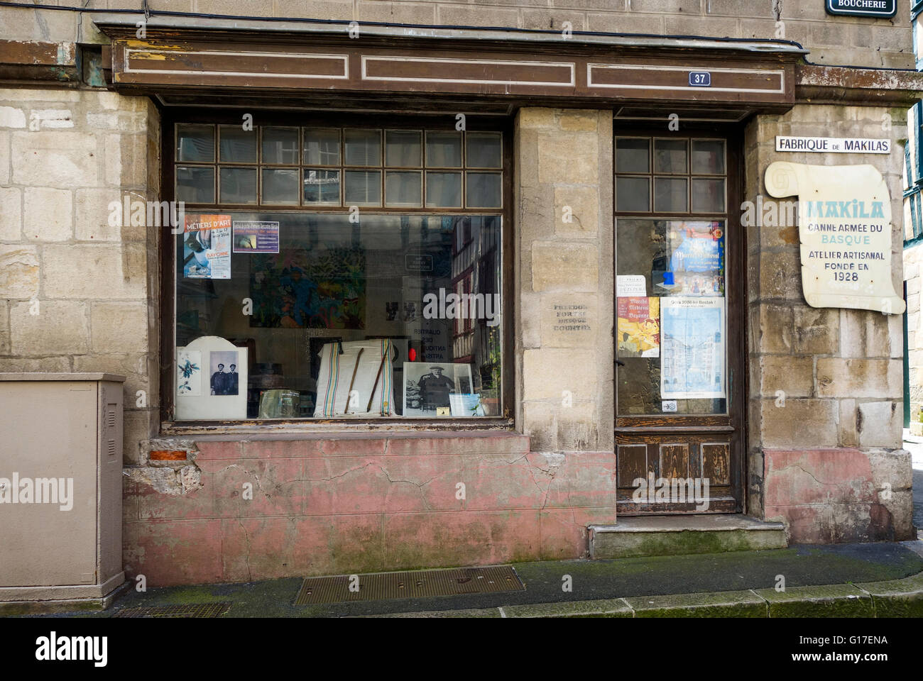 Negozio di vendita Makilas, makhilas, Basca tradizionale bastone, Bayonne, Aquitaine, Francia. Foto Stock