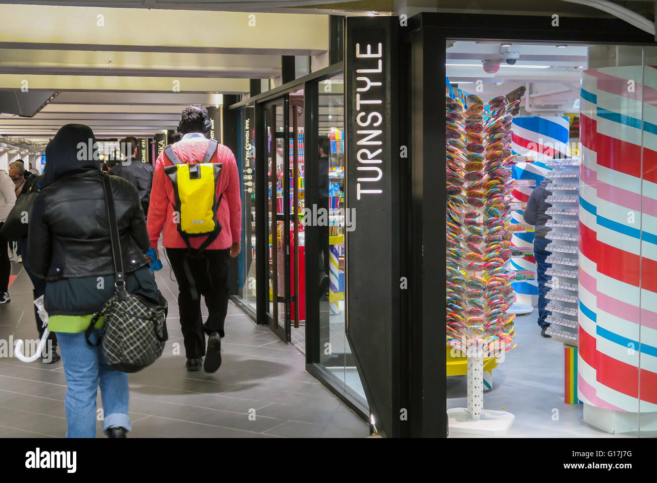 TurnStyle mercato sotterraneo a Columbus Circle, New York City, Stati Uniti d'America Foto Stock