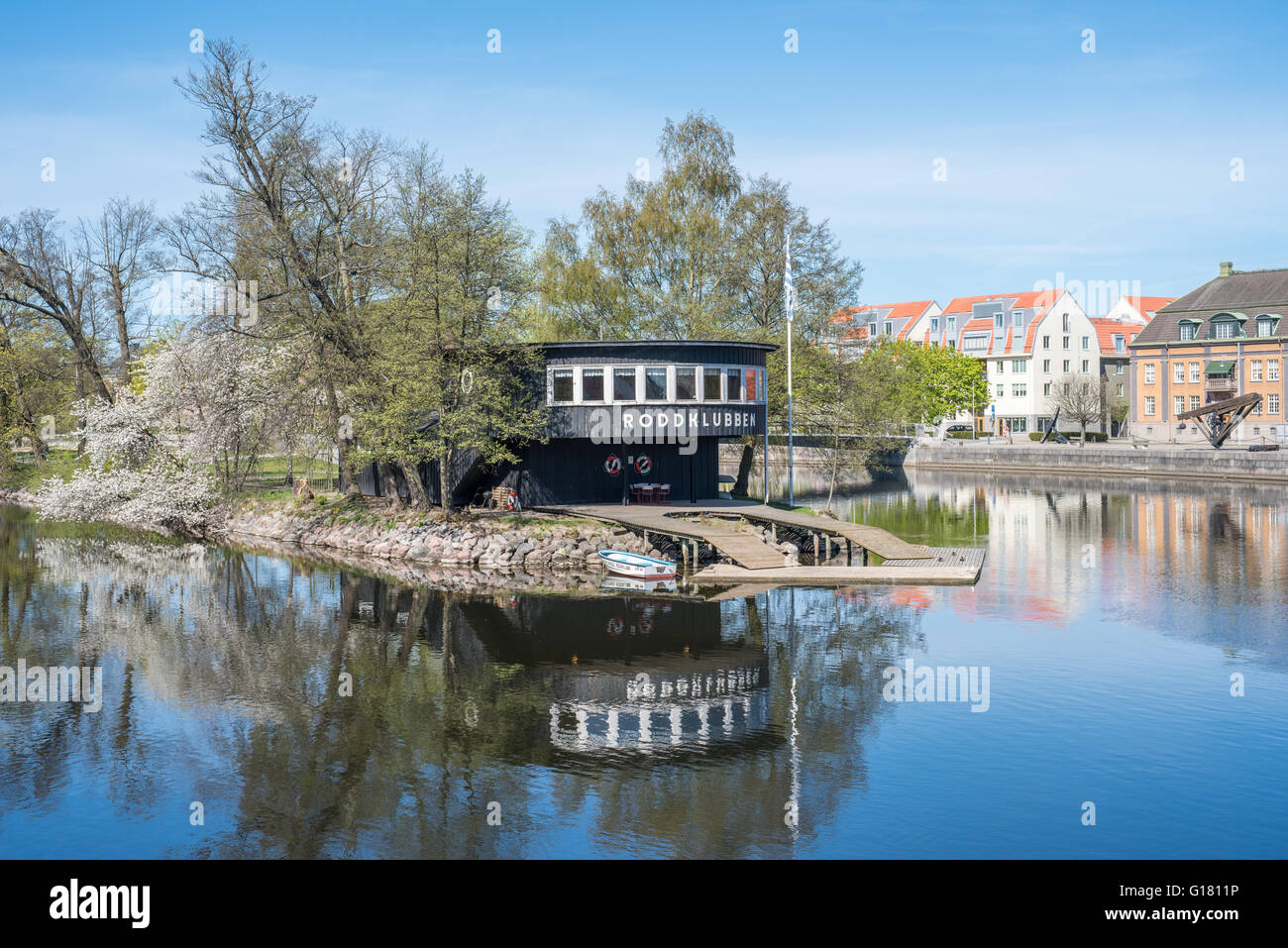 Stromsholmen isola in Motala, il fiume che scorre attraverso il centro della città di Norrkoping, Svezia Foto Stock