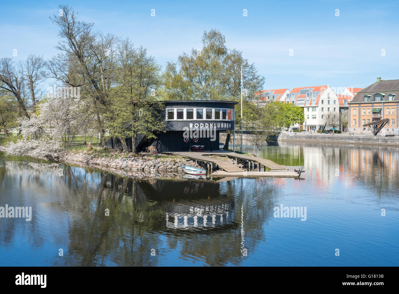 Stromsholmen isola in Motala, il fiume che scorre attraverso il centro della città di Norrkoping, Svezia Foto Stock