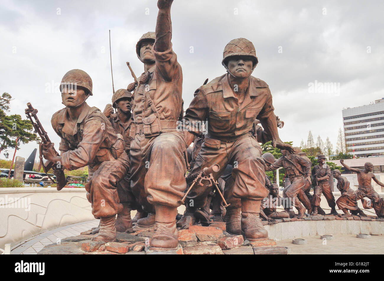 Statue di soldati americani presso la War Memorial Museum di Seoul Foto Stock