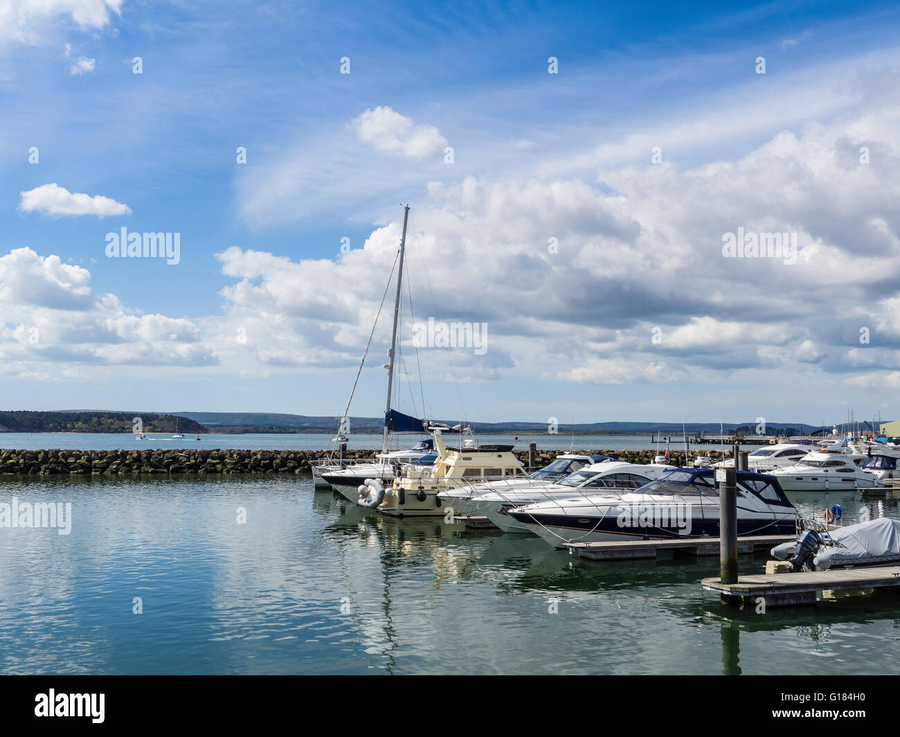 Barche nel porto di Poole Quay, Dorset, Regno Unito Foto Stock