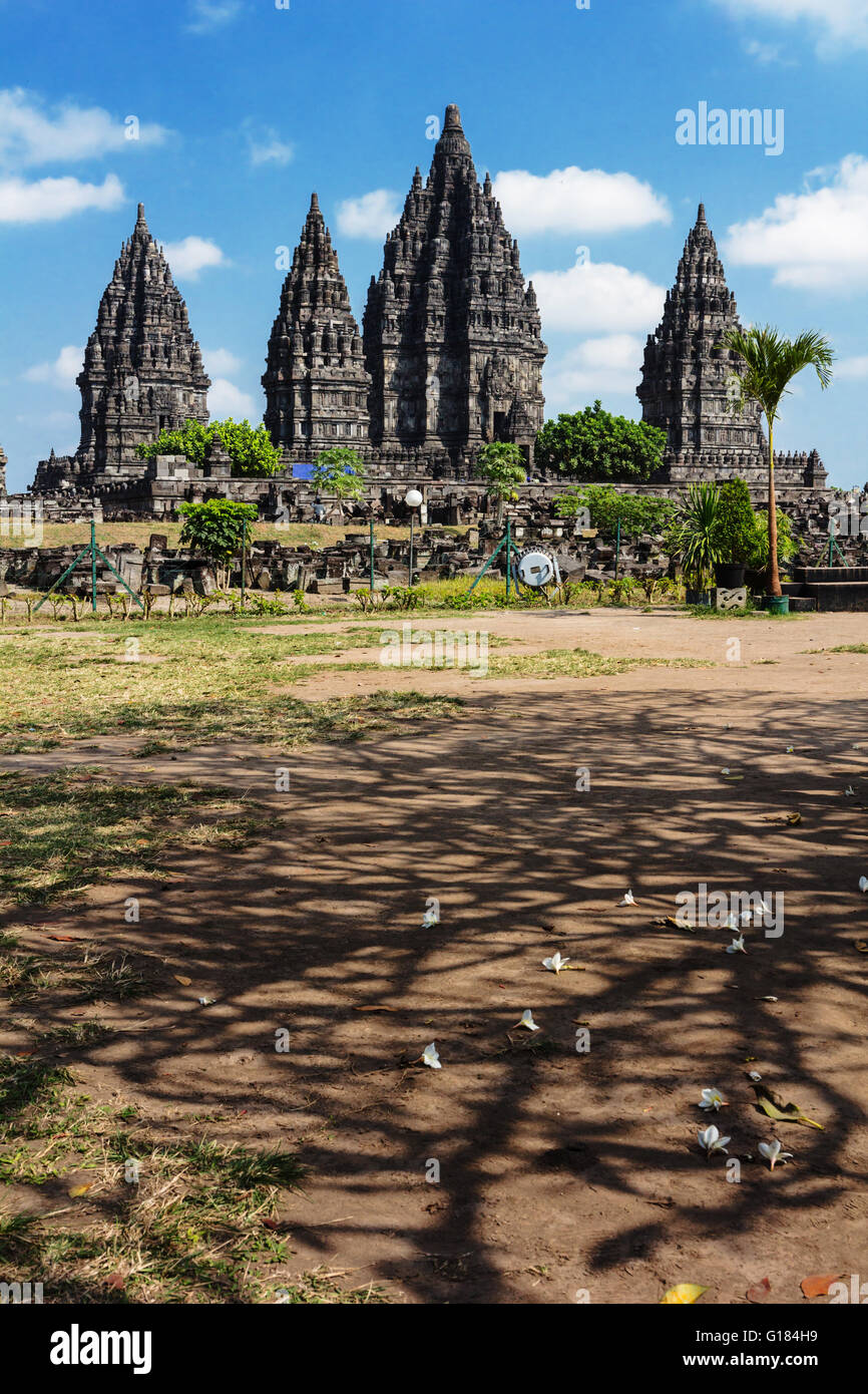 Tempio di Prambanan vicino a Yogyakarta sull isola di Giava, in Indonesia Foto Stock