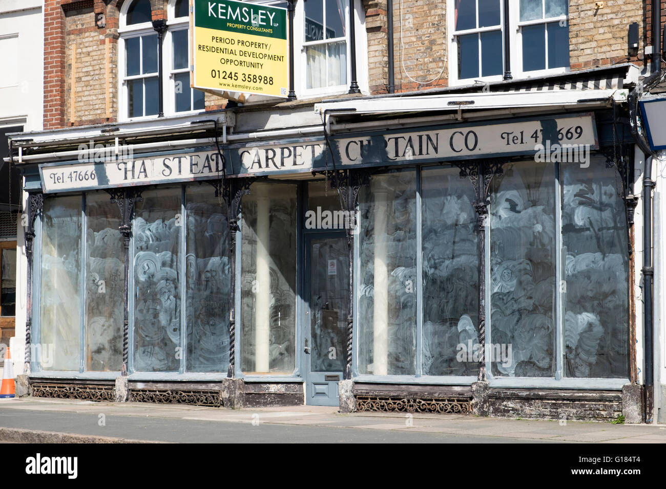 Proprietà Kemsley consulenti, agenti per un negozio di vuoto, Halstead, Essex, Regno Unito. Foto Stock