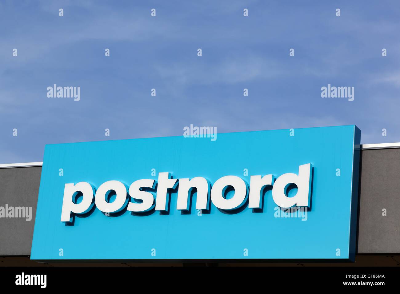 Postnord logo su una parete Foto Stock