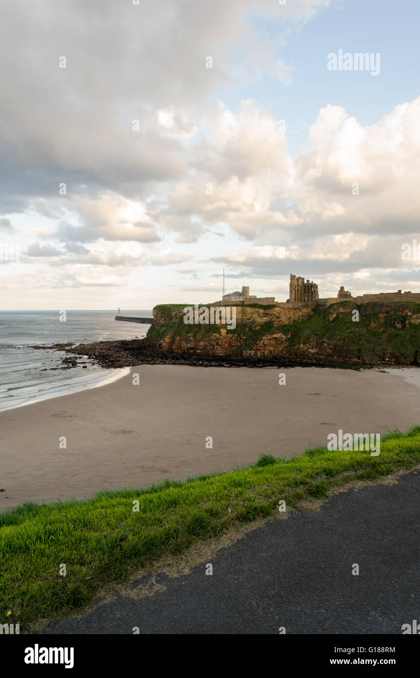 King Edward's Bay, Tynemouth, compresi priorato di Tynemouth Foto Stock