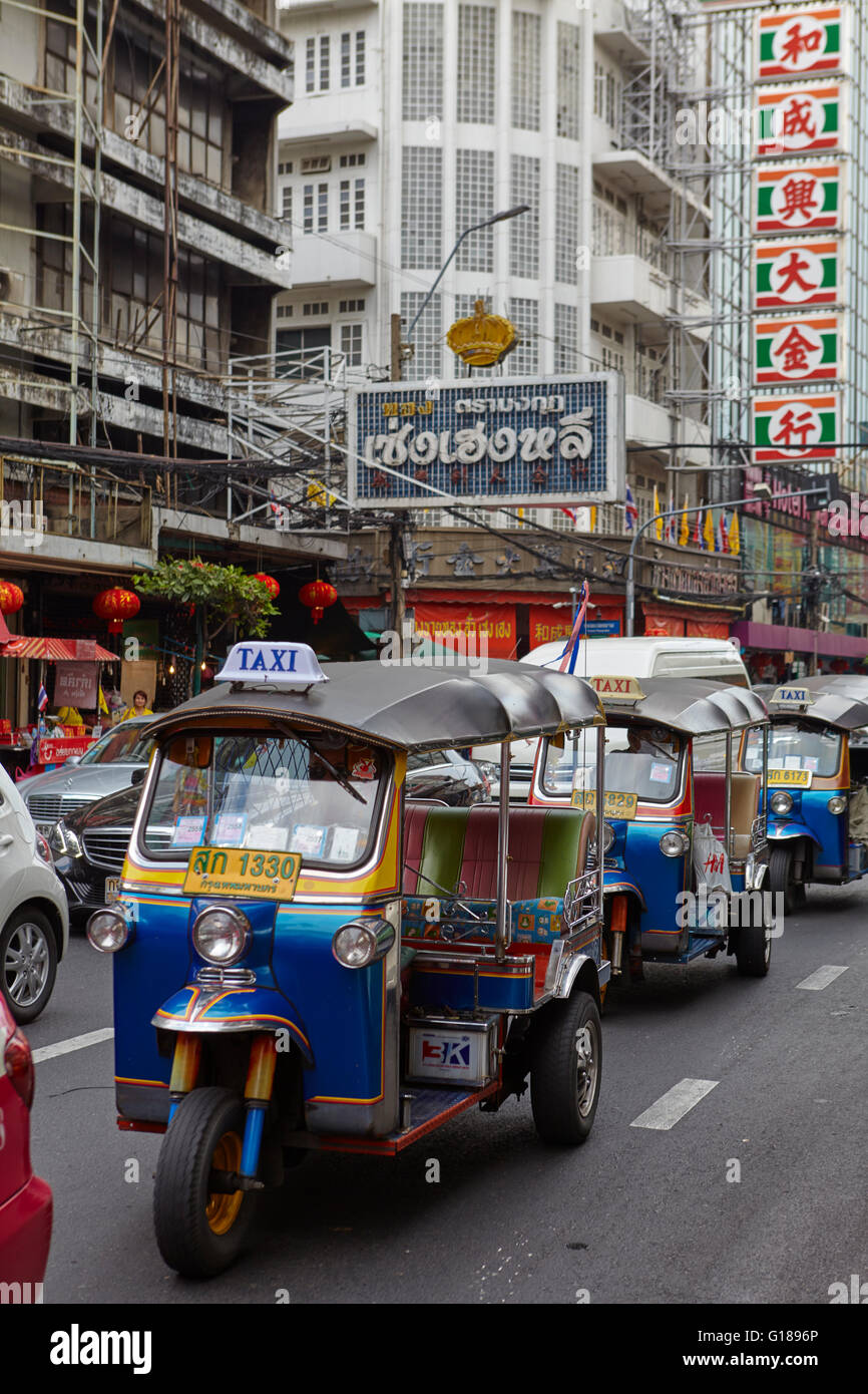 In tuk tuk in Chinatown a Bangkok, in Thailandia Foto Stock