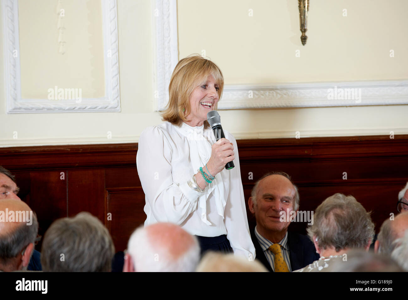 Juliet Nicolson al oldie pranzo letterario 05-10-16 Foto Stock