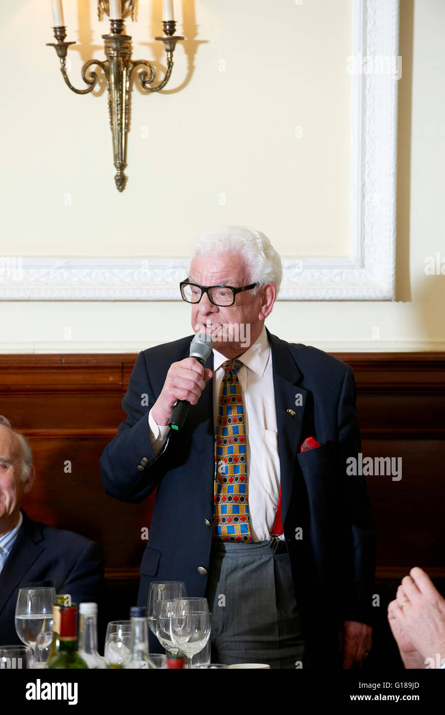 Barry Cryer al oldie pranzo letterario 05-10-16 Foto Stock